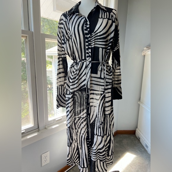 H&M Black and White Striped Dress - Picture 1 of 3